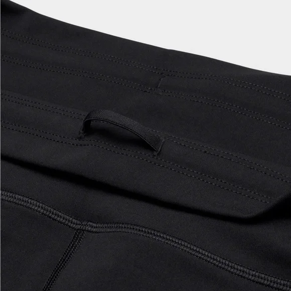 NWT - Aritzia Golden Powersculpt™ New Cheeky Hi-Rise 5" Biker Short (Size 6) - Picture 4 of 7